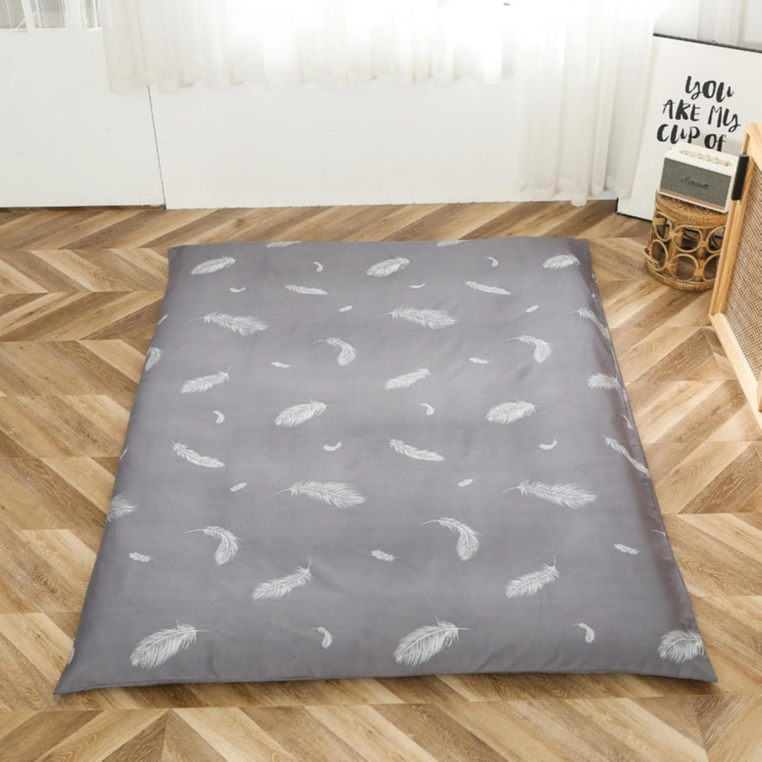 Fodera grigia per materasso futon con piume bianche